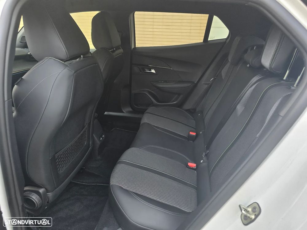 Peugeot e-2008 50 kWh GT Pack - 17