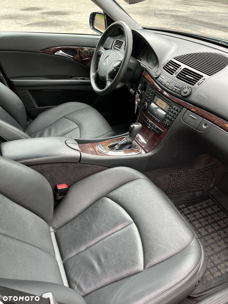 Mercedes-Benz Klasa E 220 CDI Automatik Classic - 26
