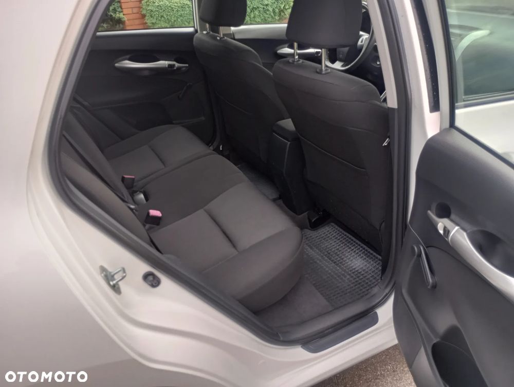 Toyota Auris 1.33 Dual-VVT-i Life - 12