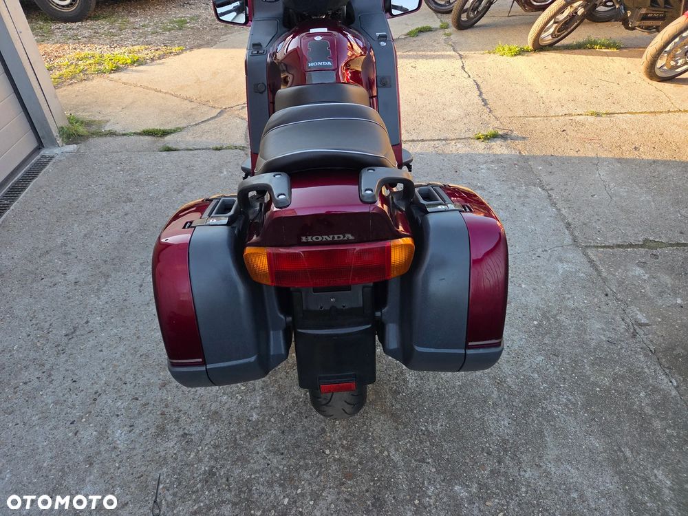 Honda ST - 8