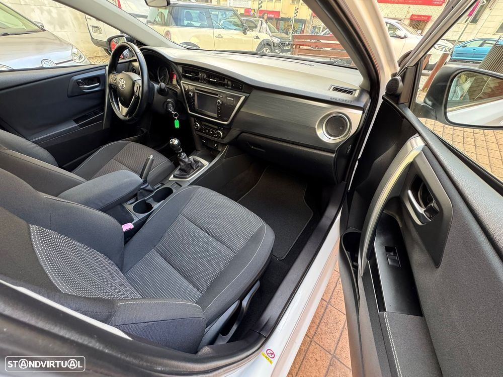 Toyota Auris Touring Sports 1.4 D-4D Design Edition - 13