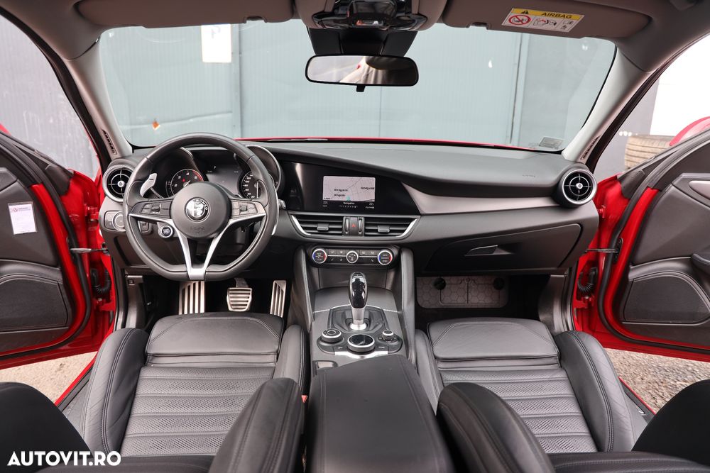 Alfa Romeo Giulia 2.2 Diesel AT8-Q4 Veloce - 11