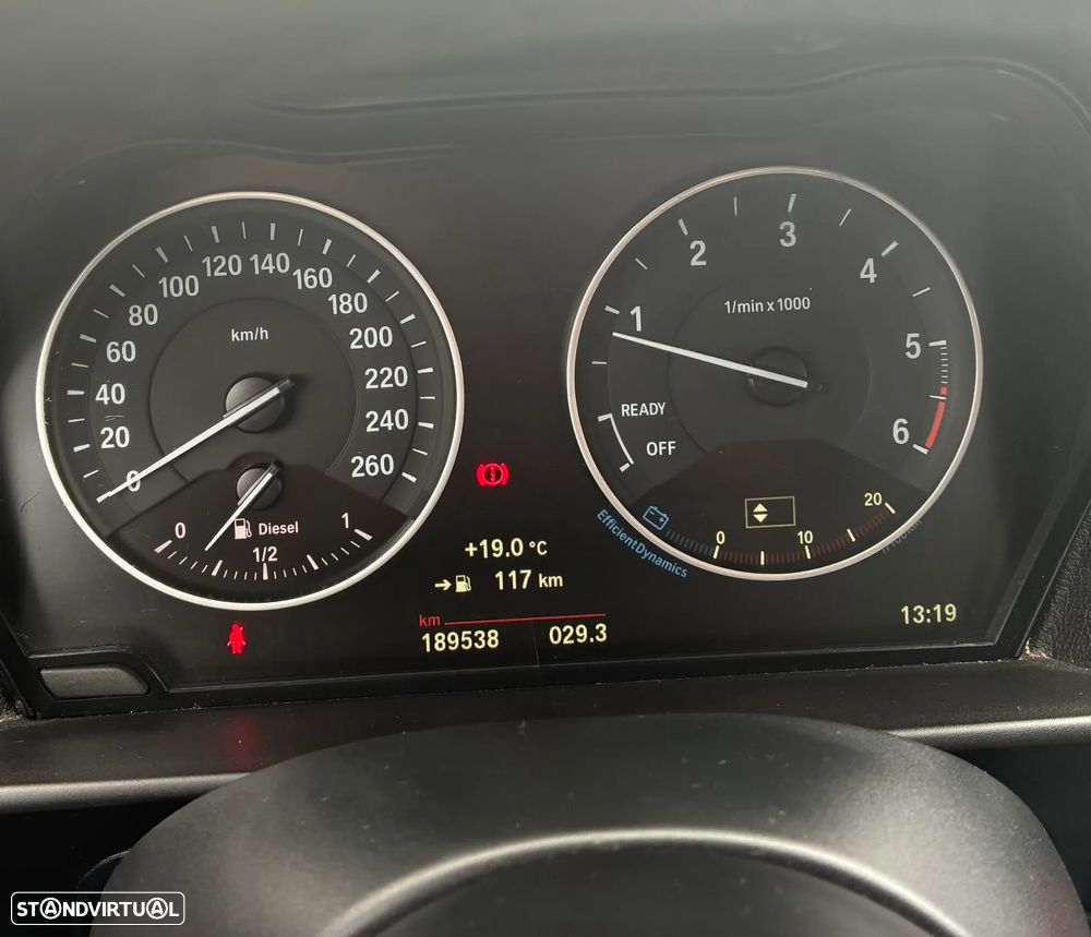 BMW 118 d Pack M - 19