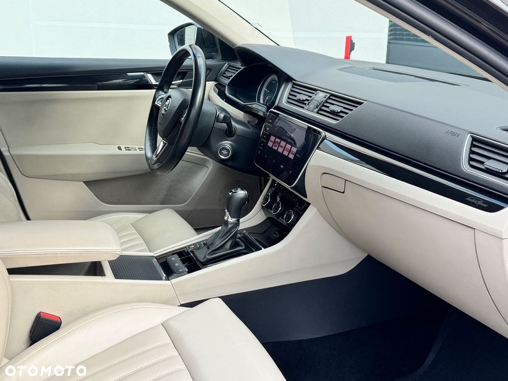Skoda Superb 2.0 TDI 4x4 L&K DSG - 26
