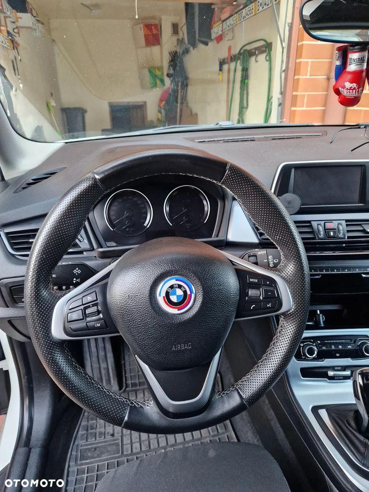 BMW Seria 2 218d - 14
