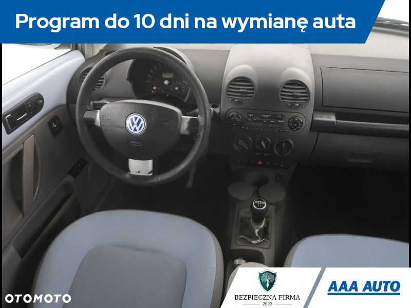 Volkswagen New Beetle - 8