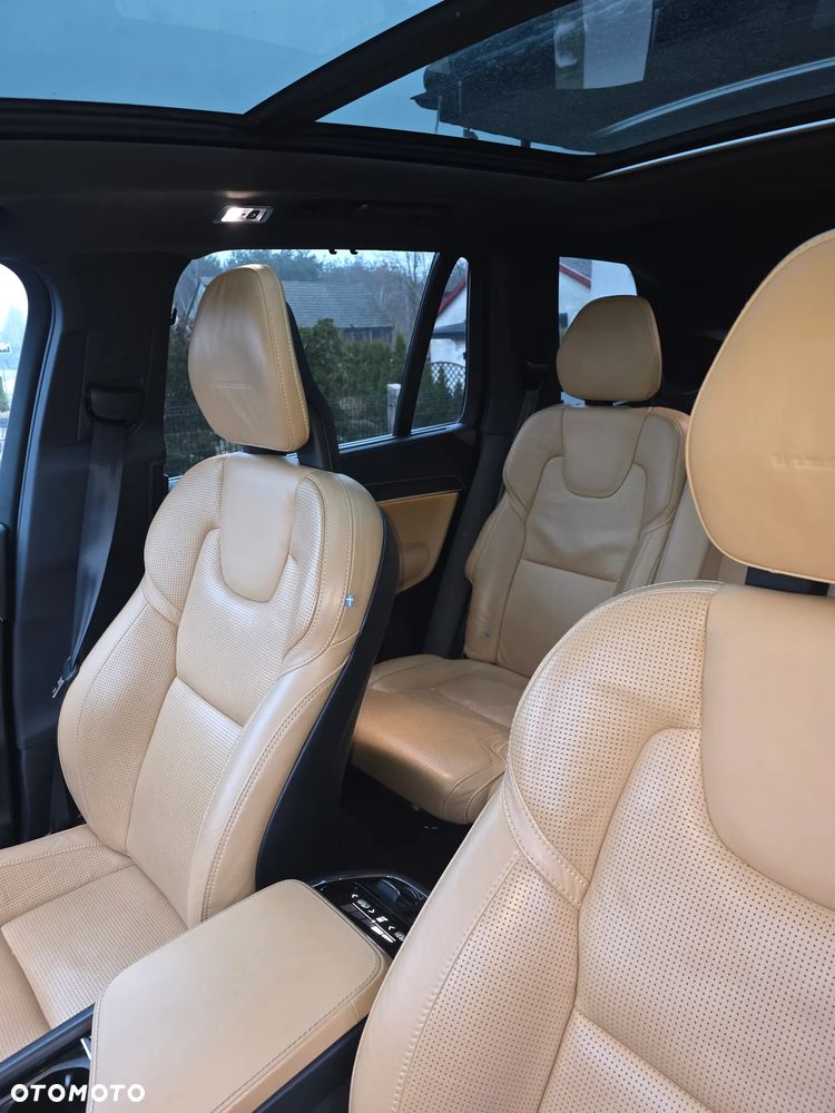 Volvo XC 90 - 22