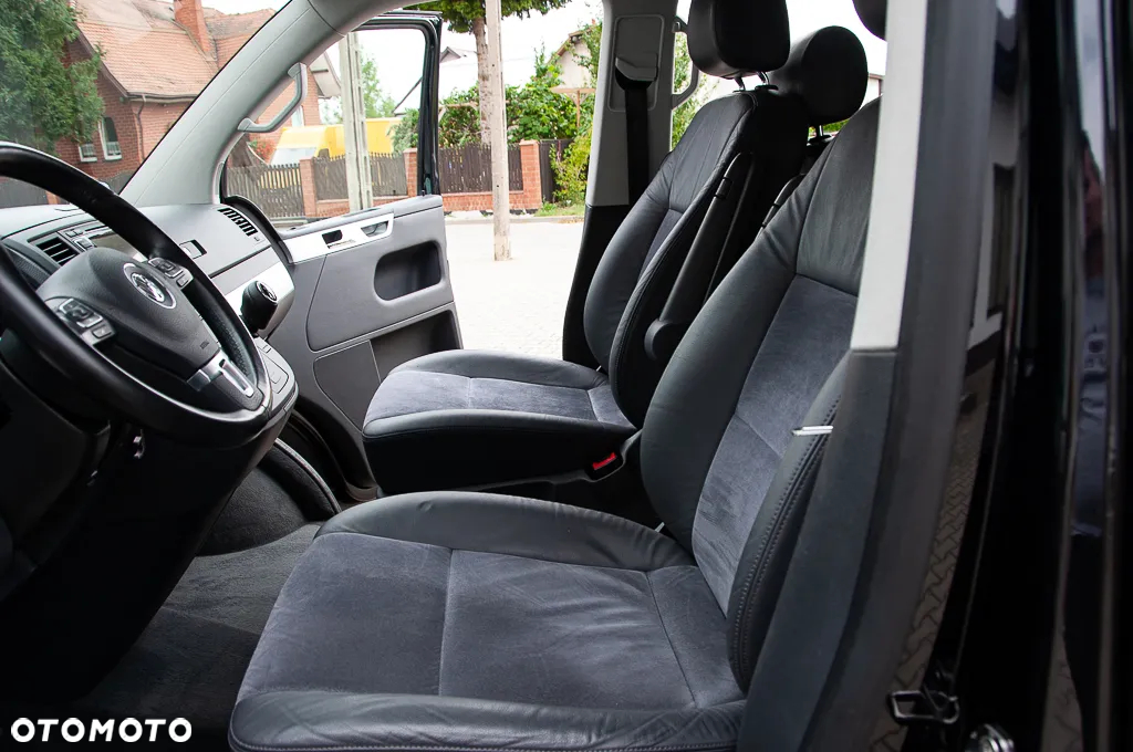 Volkswagen Multivan - 29