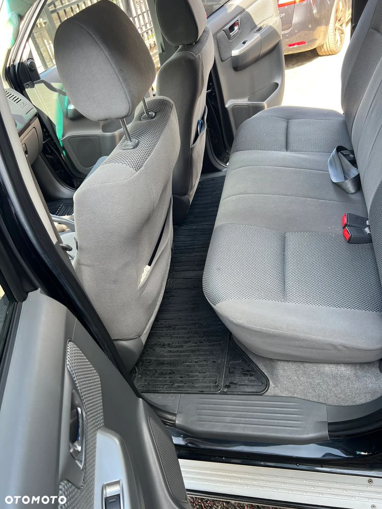 Toyota Hilux 2.5 D-4D SR - 3