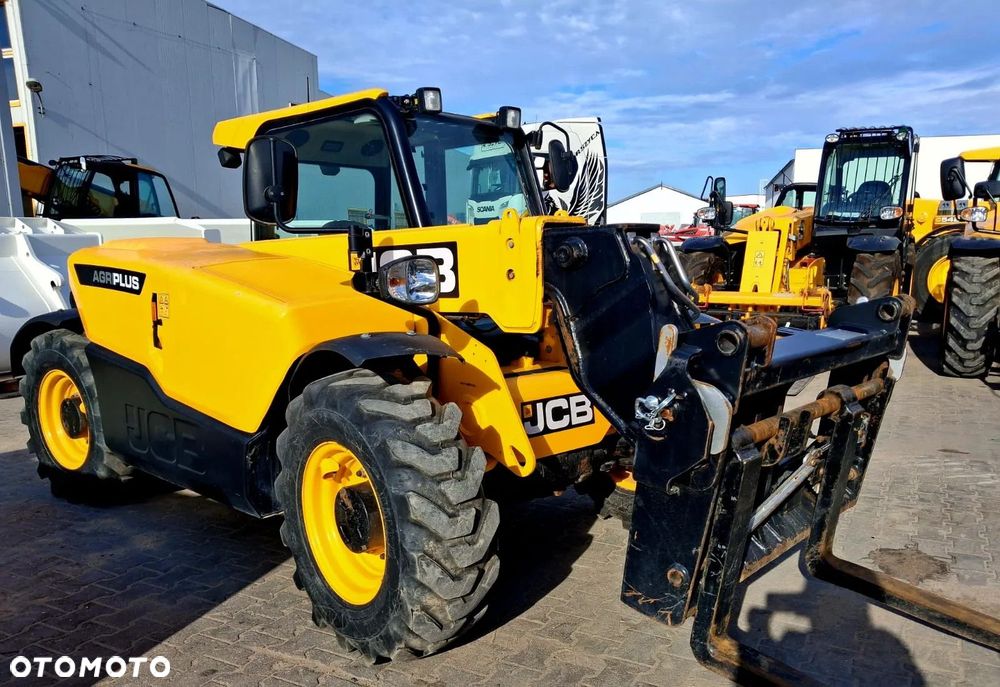 JCB 525-60 Agri Plus - 12