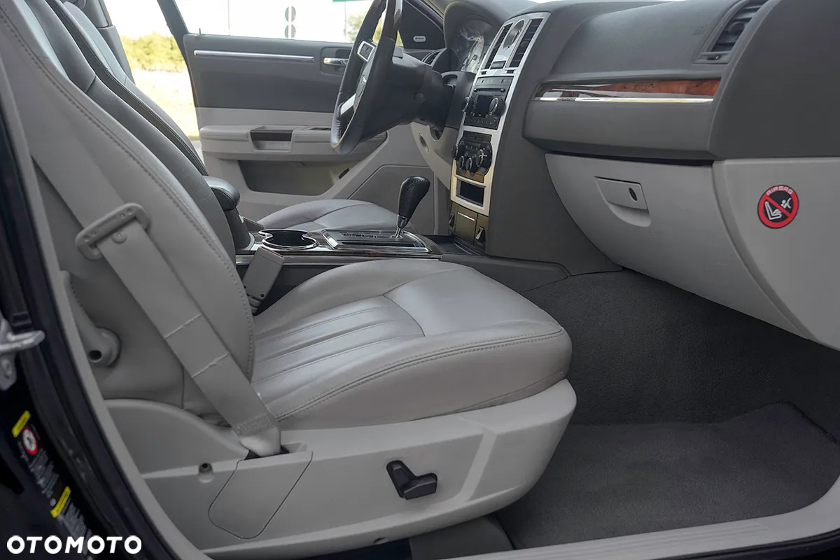 Chrysler 300C 3.0 V6 CRD - 11