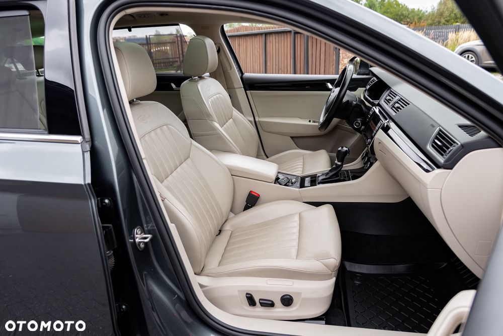 Skoda Superb 2.0 TSI 4x4 DSG L&K - 23