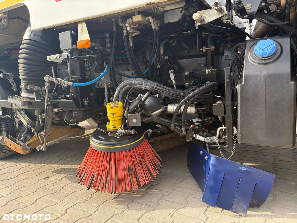 Renault D 12 zamiatarka - 11