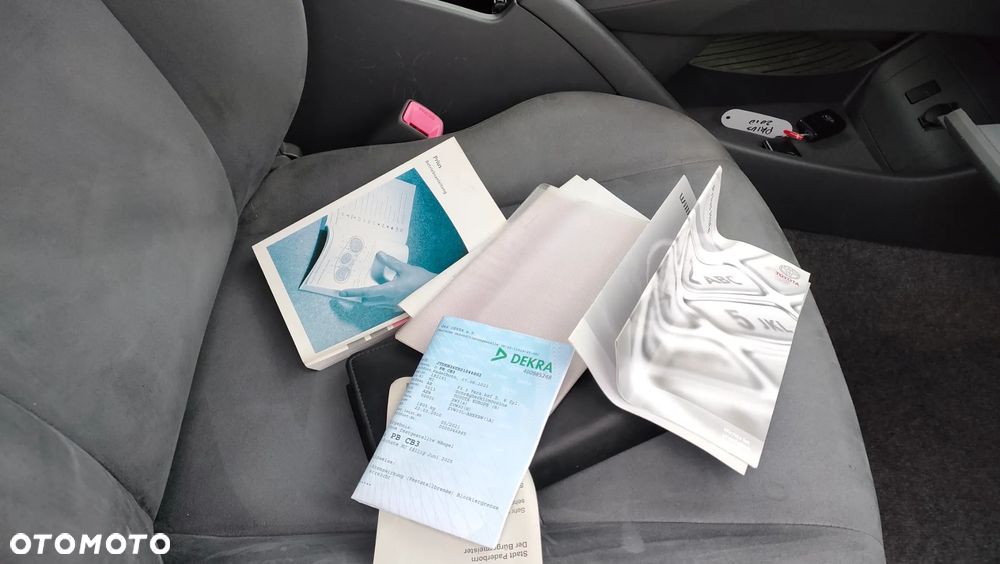 Toyota Prius (Hybrid) Comfort - 10