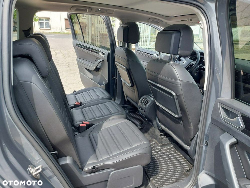 Volkswagen Touran - 13