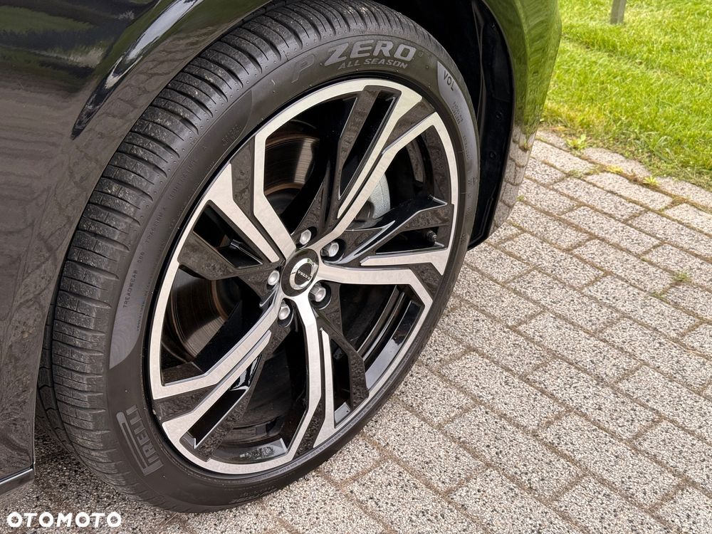 Volvo S60 B5 B AWD Plus Dark - 20