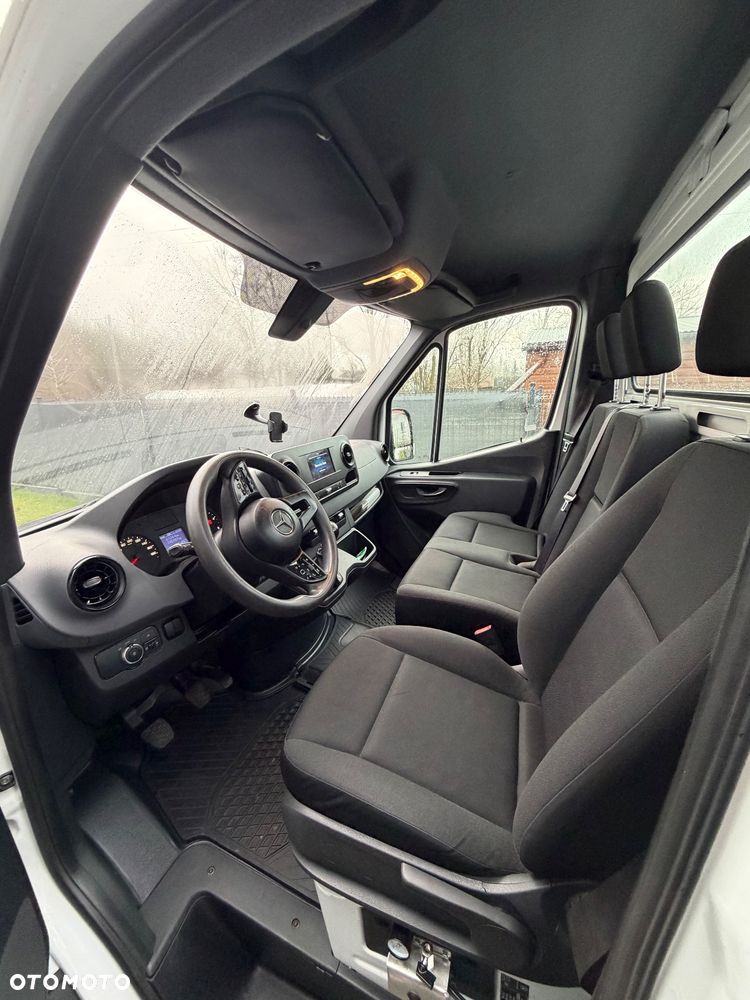 Mercedes-Benz Sprinter - 5