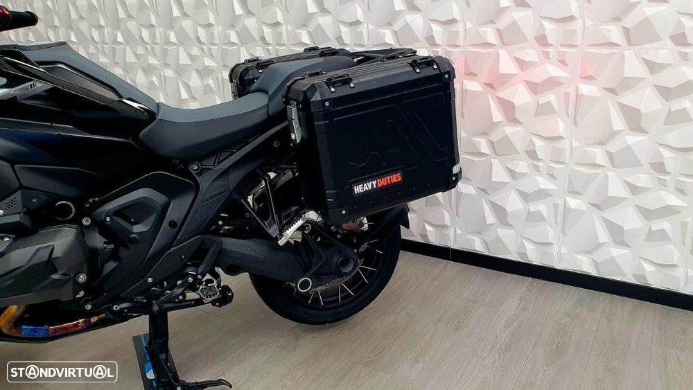 BMW R 1300 GS Tripple Black - 18