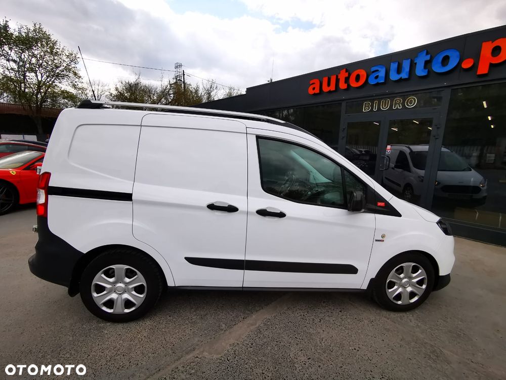 Ford Transit Courier - 9