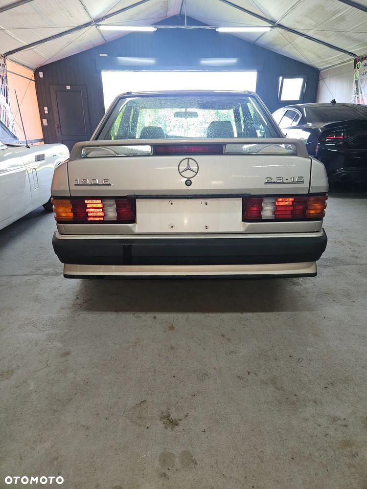 Mercedes-Benz W201 (190) - 5