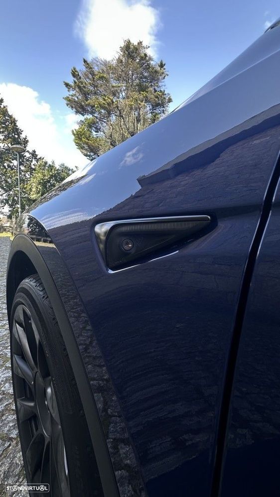 Tesla Model Y - 9