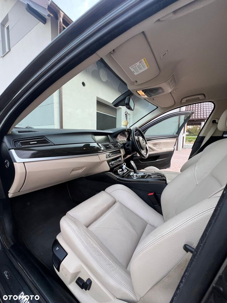 BMW Seria 5 525d - 15