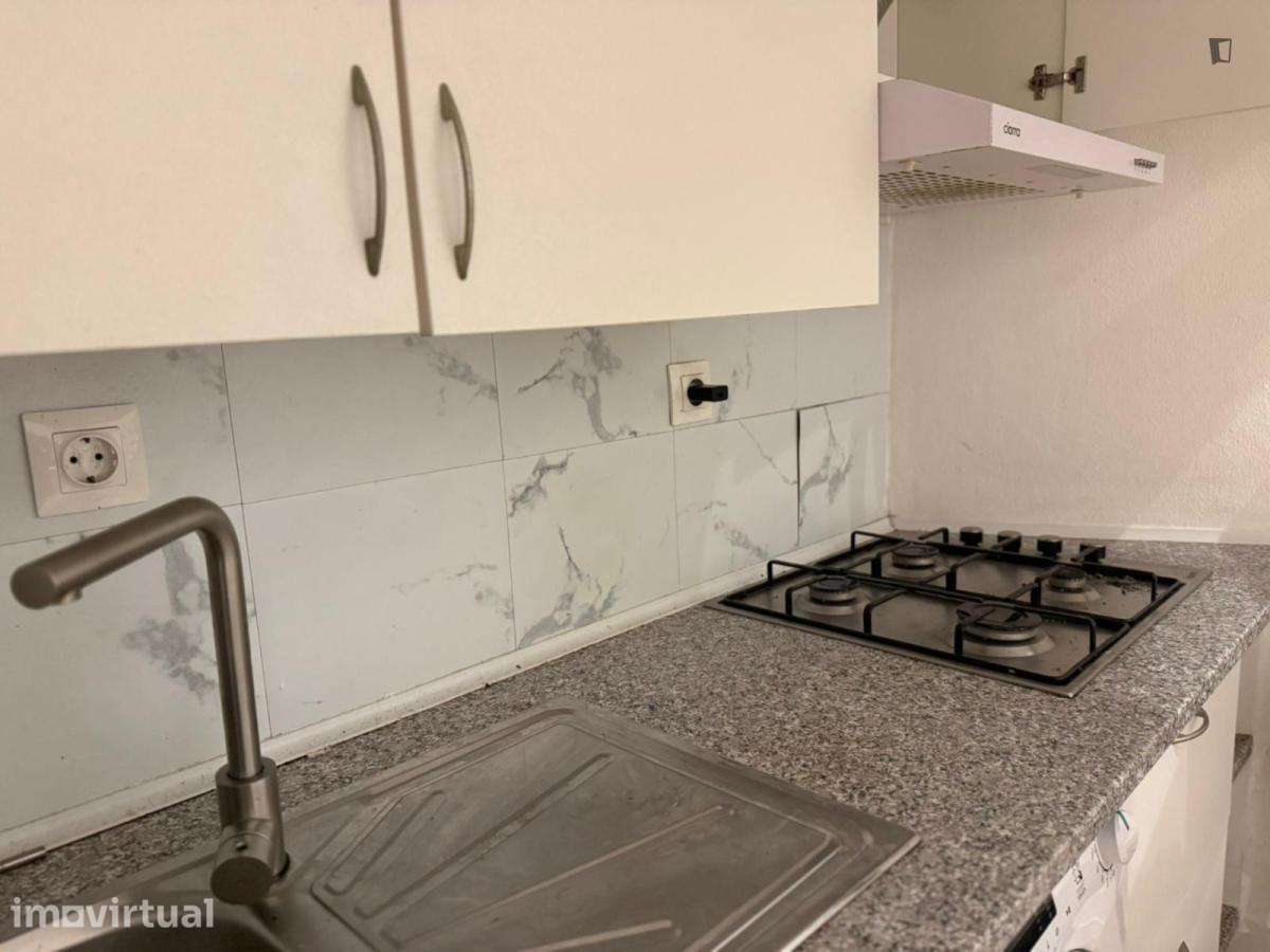 Quarto - localizado em Montes Claros Coimbra - Grande imagem: 5/29