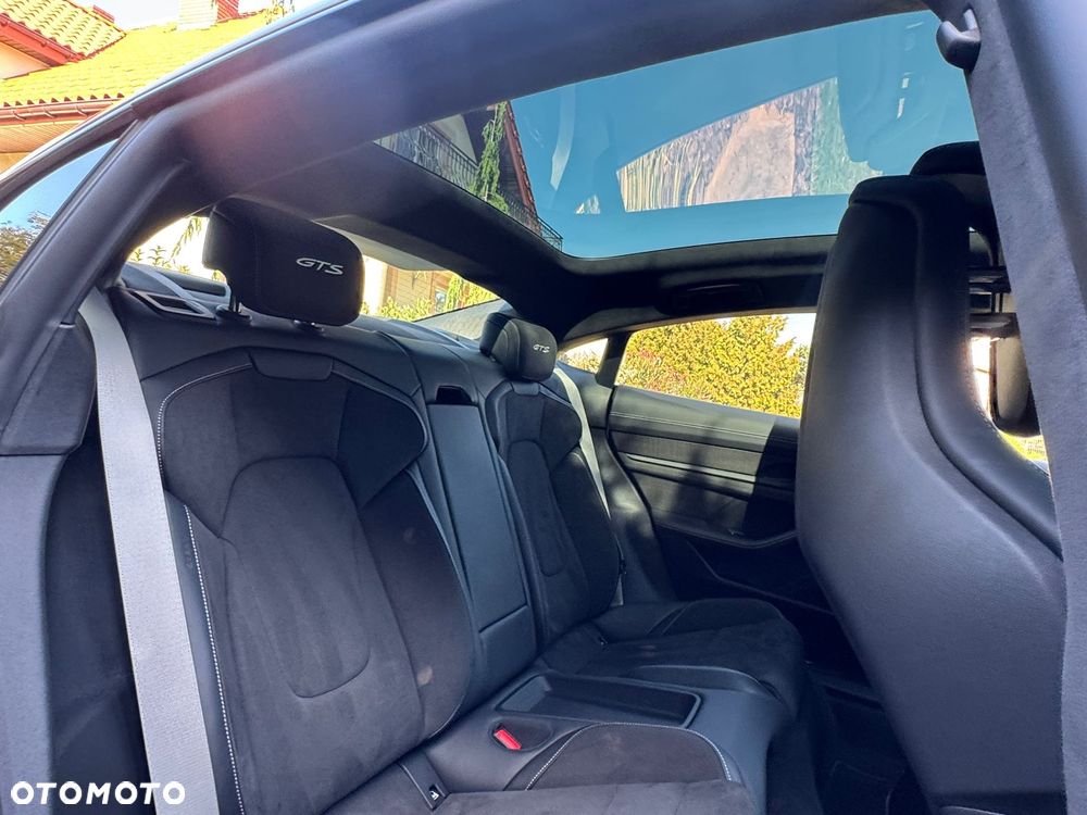 Porsche Taycan - 20