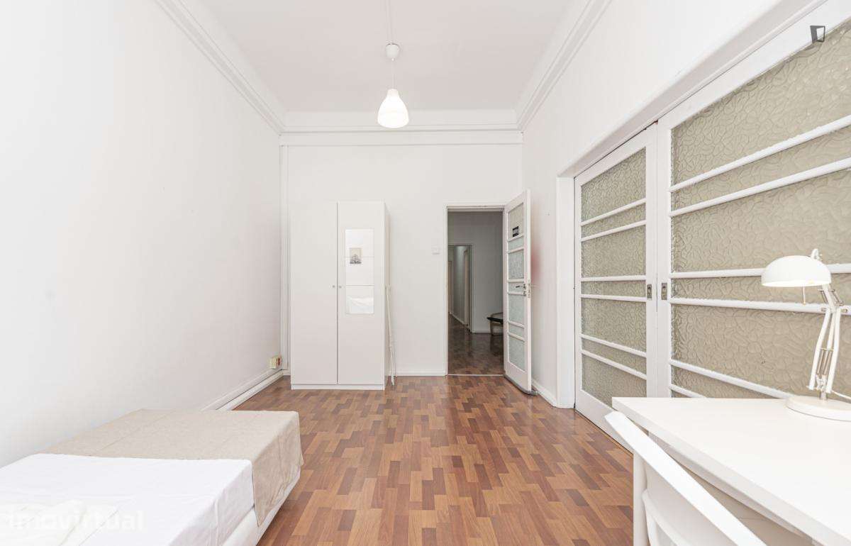 Quarto - localizado em Alameda Lisbon - Grande imagem: 3/20