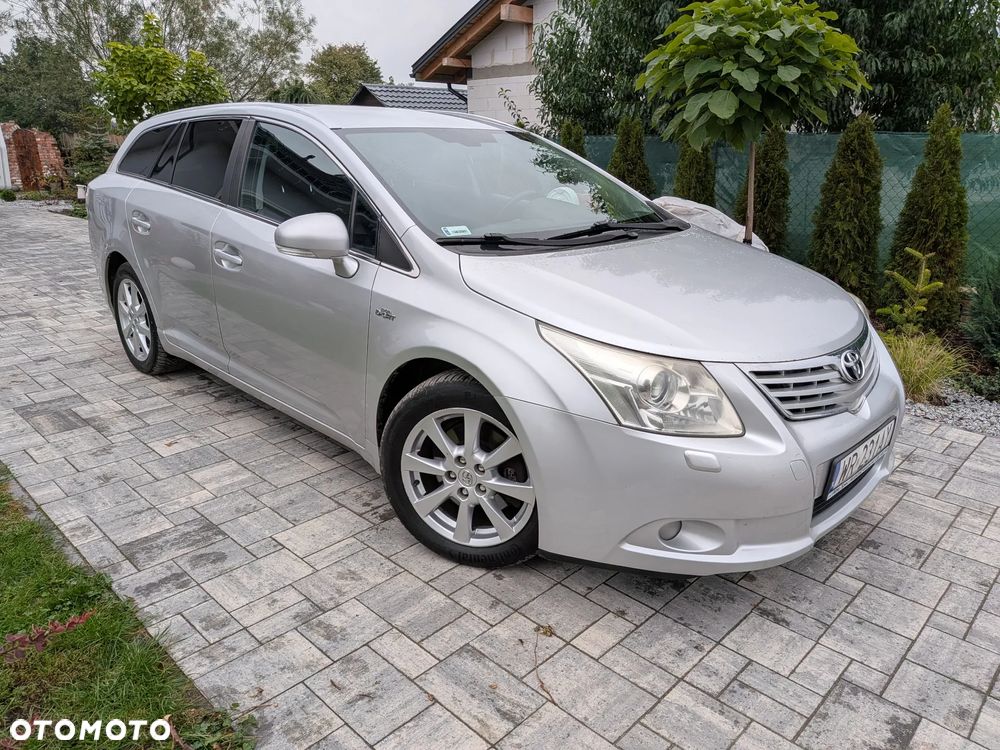 Toyota Avensis 2.2 D-CAT 2010 - 1