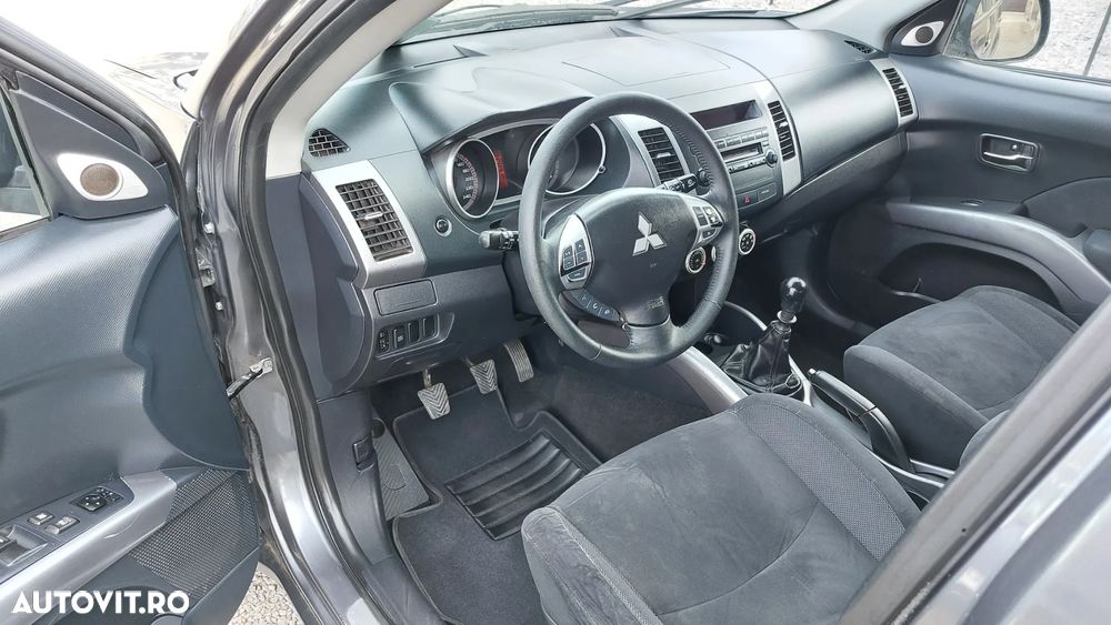 Mitsubishi Outlander 2.0 DI-D 4WD Instyle - 11