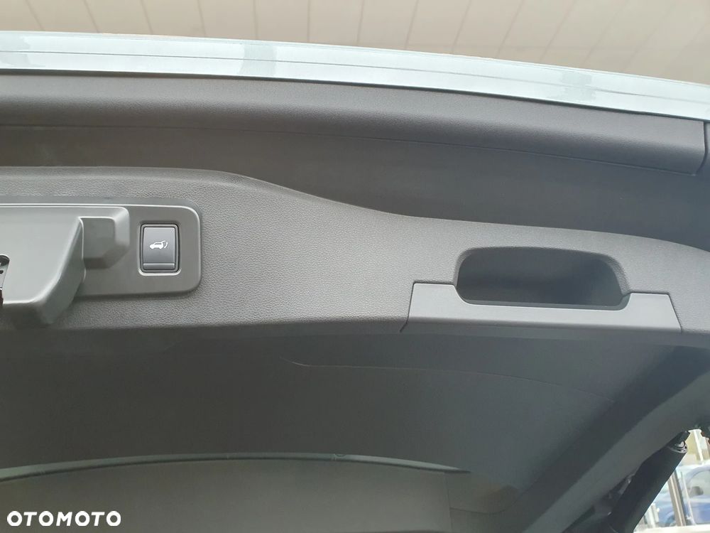 Renault Espace 1.2 E-Tech Full Hybrid 200 Iconic MMT 5os - 9