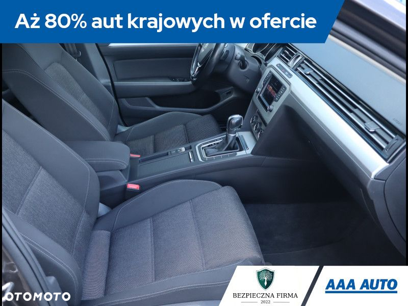 Volkswagen Passat - 10