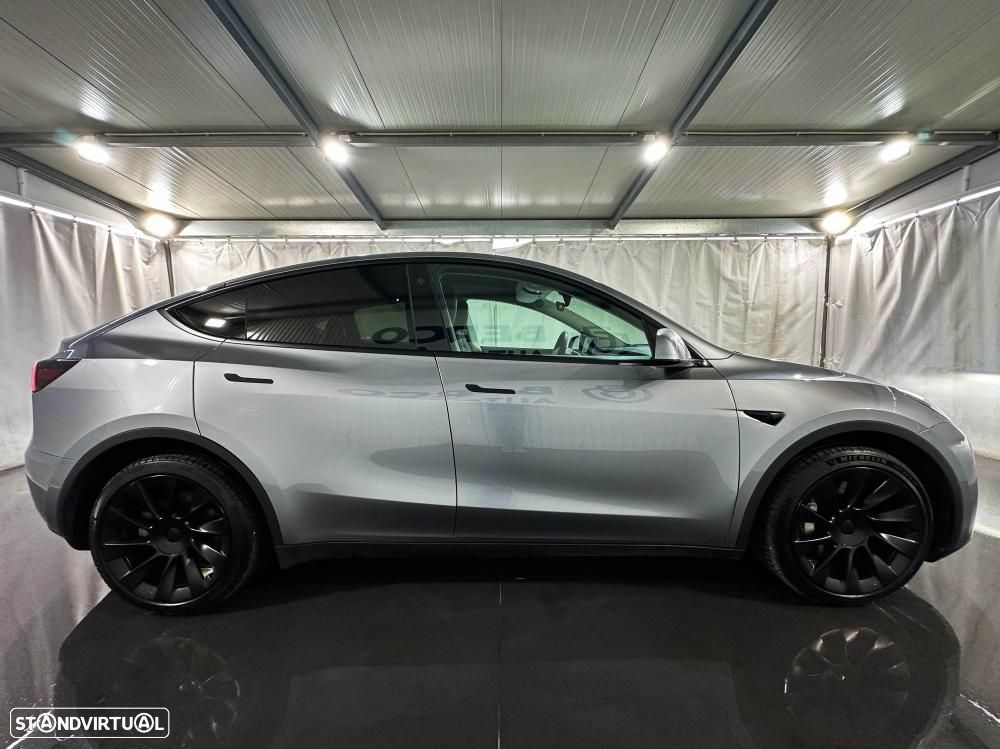Tesla Model Y Long Range Dual Motor AWD - 12