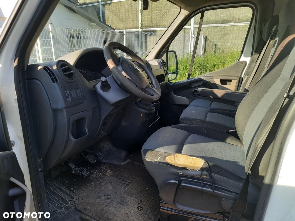 Nissan NV 400 - 9