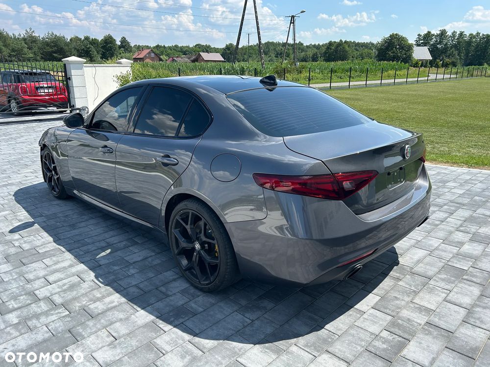 Alfa Romeo Giulia - 4