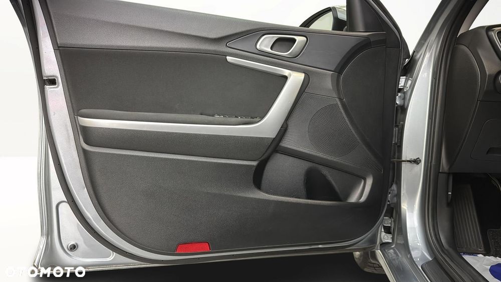 Kia Ceed 1.5 T-GDI M - 11