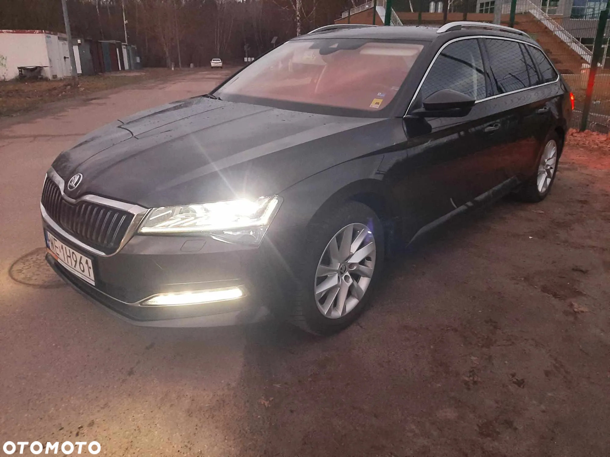 Skoda Superb 2.0 TDI Style DSG - 2