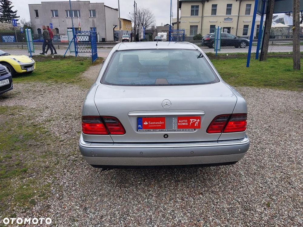 Mercedes-Benz Klasa E - 6