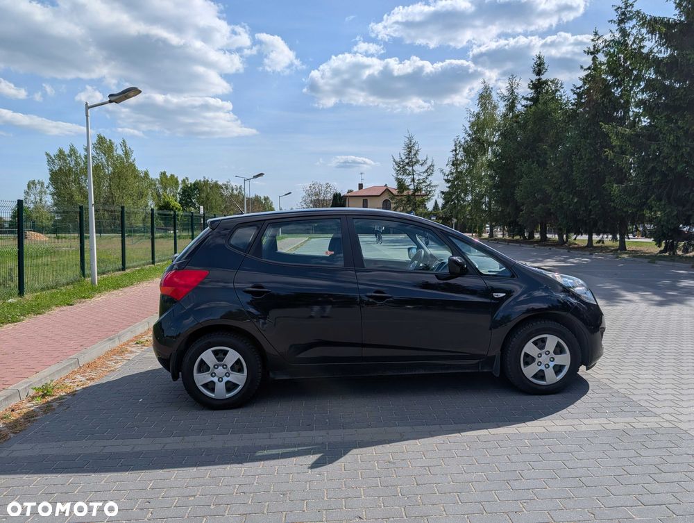 Kia Venga - 4