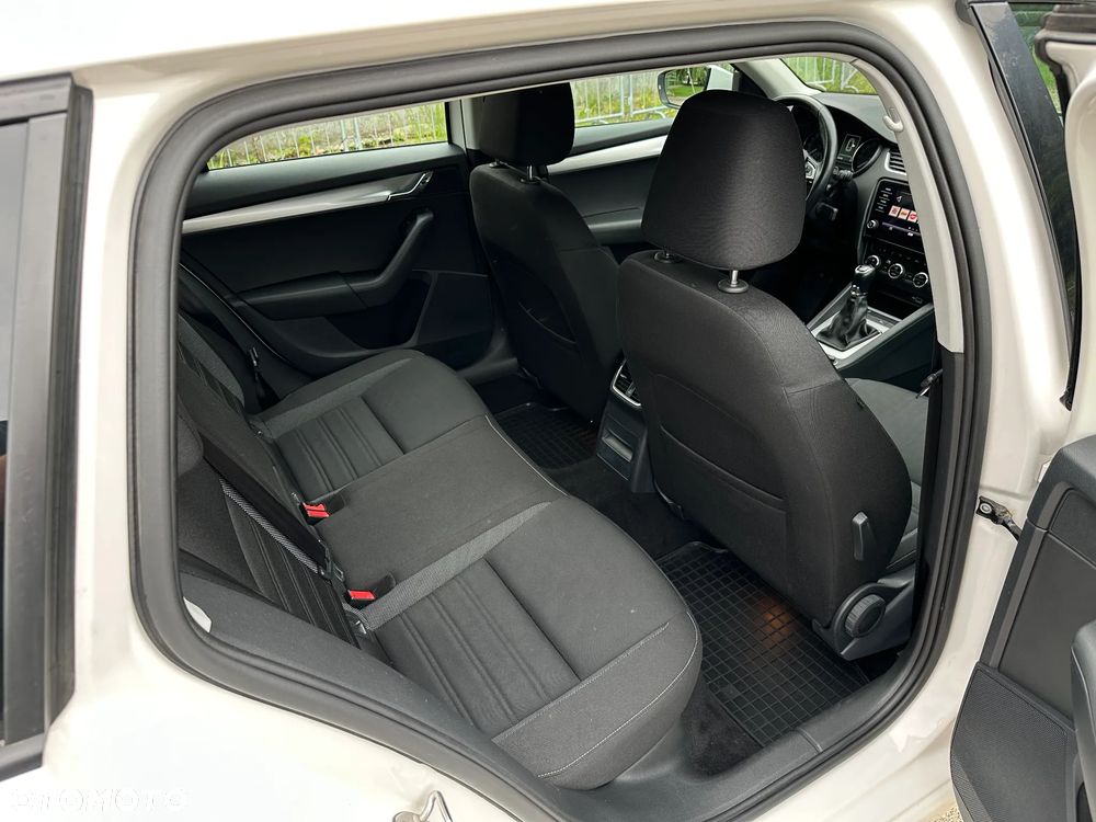 Skoda Octavia 2.0 TDI Premium Edition - 13