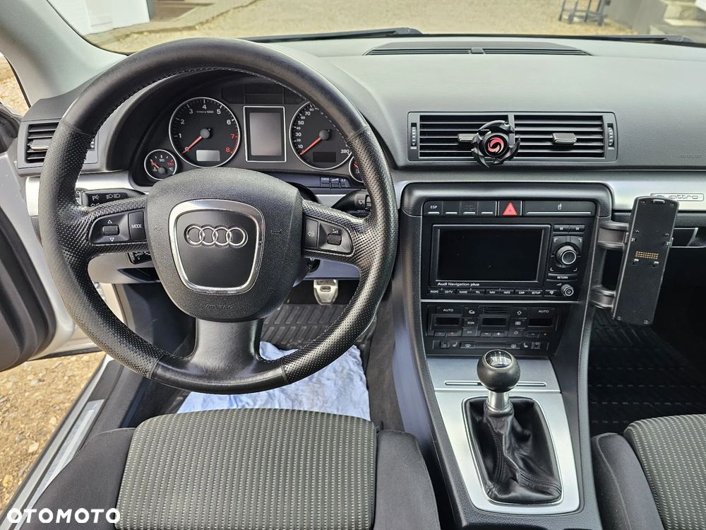 Audi A4 Limousine - 10