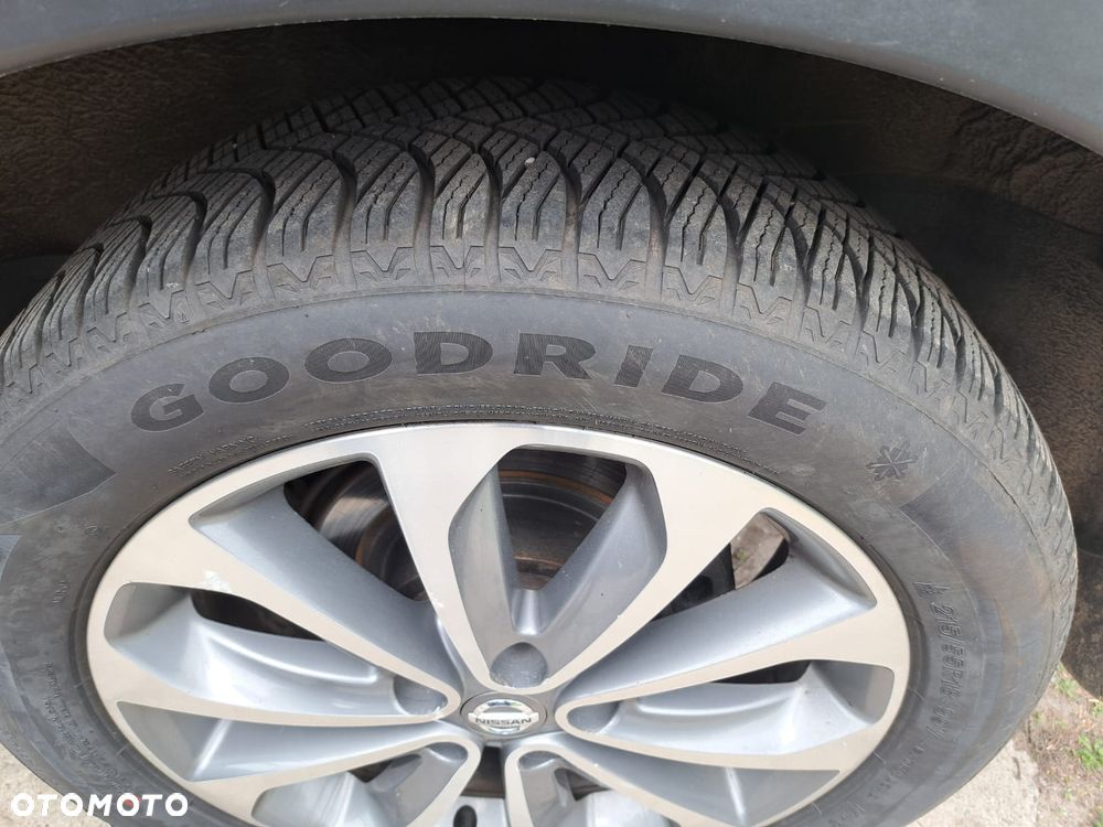 Nissan Qashqai 2.0 dCi DPF acenta - 7