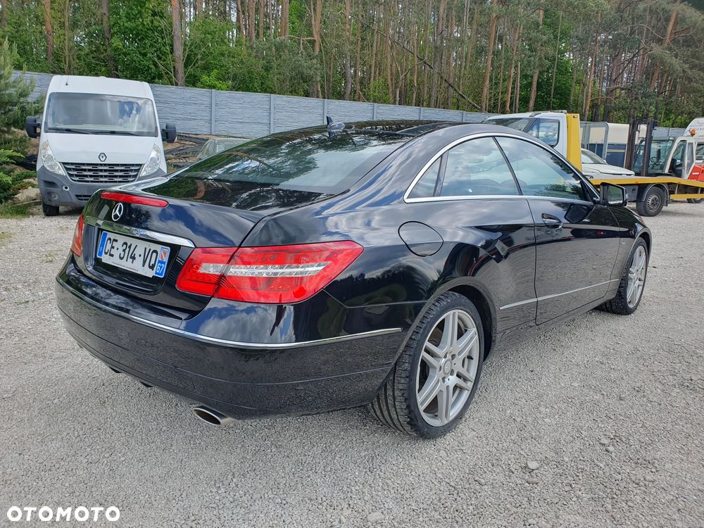 Mercedes-Benz Klasa E 350 CGI BlueEFFICIENCY 7G-TRONIC Avantgarde - 13