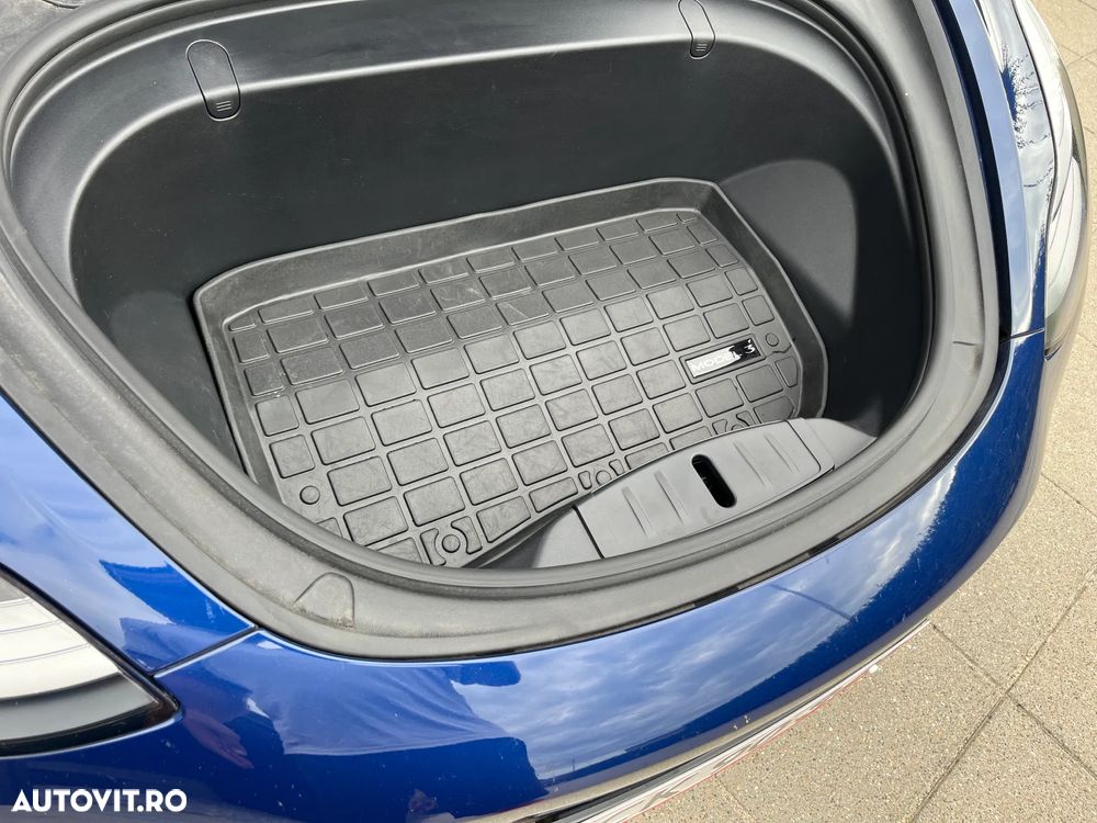 Tesla Model 3 - 17