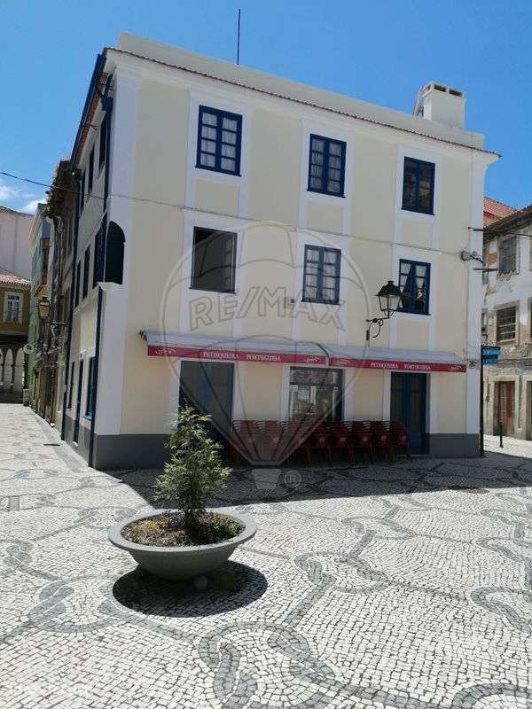 Prédio T4 para Venda - Grande imagem: 2/12