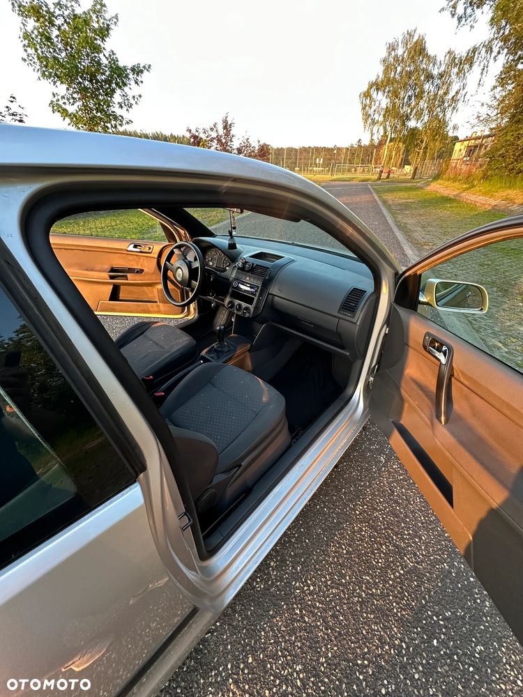 Volkswagen Polo - 11