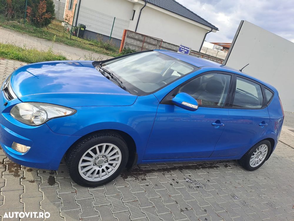 Hyundai i30 1.6 CRDI blue Comfort - 1