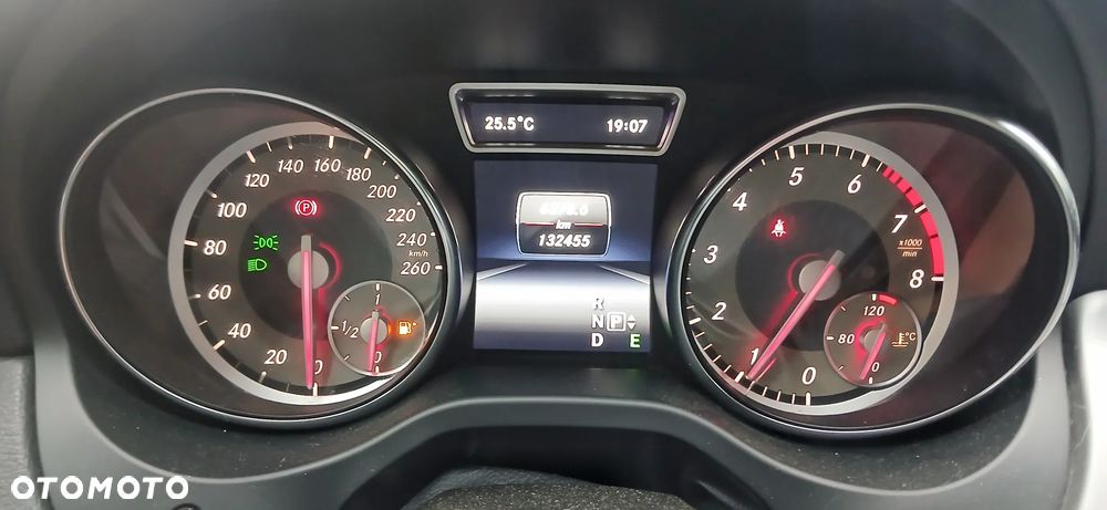Mercedes-Benz GLA 250 7G-DCT AMG Line - 22