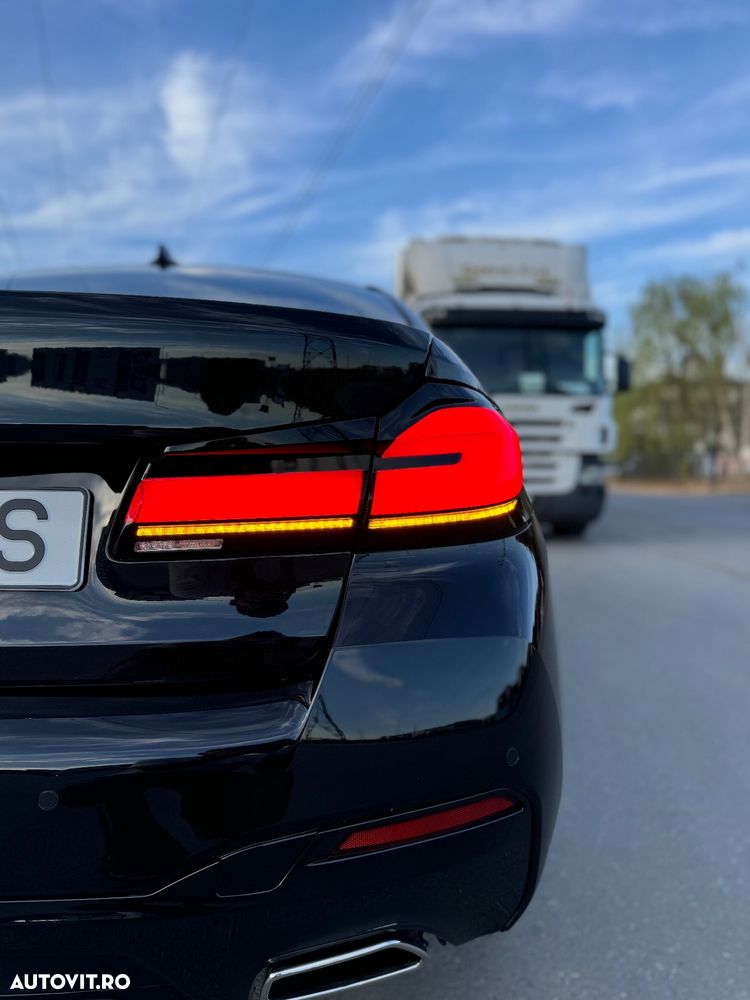 BMW Seria 5 520d Touring Aut. Luxury Line - 7